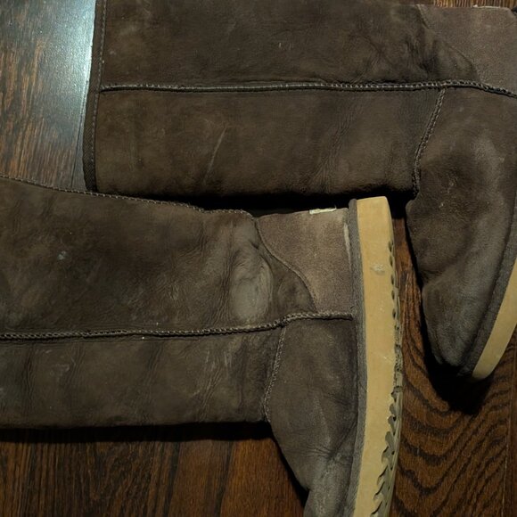 Gently used classic tall UGGs chocolate brown size 8 womens UGG - Picture 5 of 7